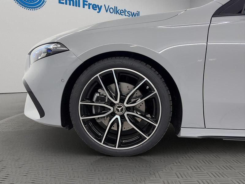 Neu Mercedes A220 AMG line 204 PS (150 kW) 2026 Grau Limousine