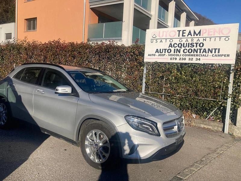 Gebraucht Mercedes GLA200 Style 136 PS (100 kW) 2015 SUV