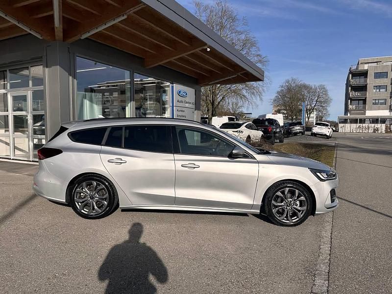 Gebraucht Ford Focus ST-Line 155 PS (114 kW) 2024 Silber Kombi
