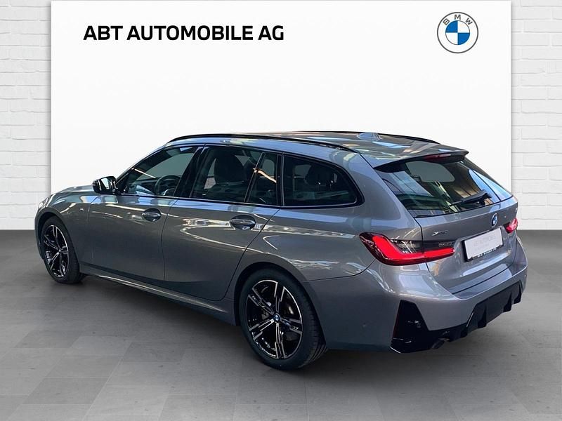 Gebraucht BMW 330 M Sport 296 PS (217 kW) 2023 Grau Kombi