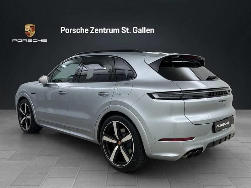 Neu Porsche Cayenne Black Edition 470 PS (345 kW) 2025 Silber SUV