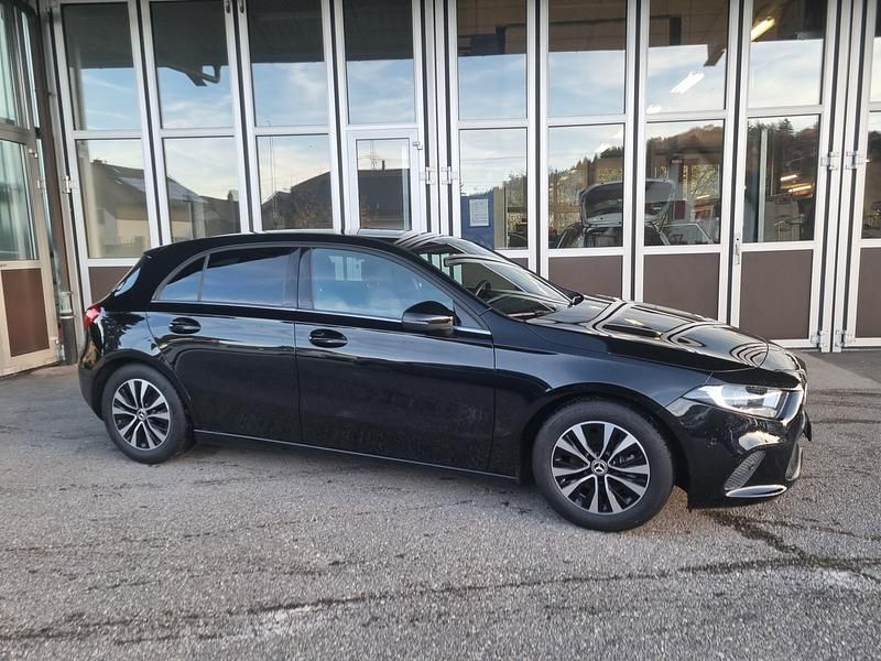 Gebraucht Mercedes A160 SE 109 PS (80 kW) 2021 Limousine
