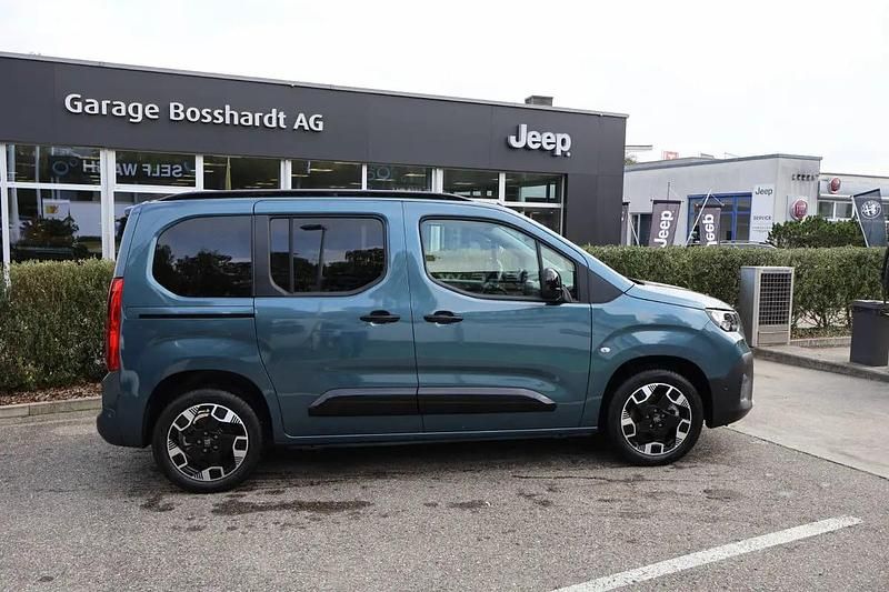 Neu Fiat e-Doblò Lounge 100 kW (136 PS) 2025 Blau Van / Kleinbus