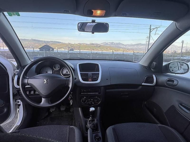 Gebraucht Peugeot 206+ 75 PS (55 kW) 2011 Kleinwagen