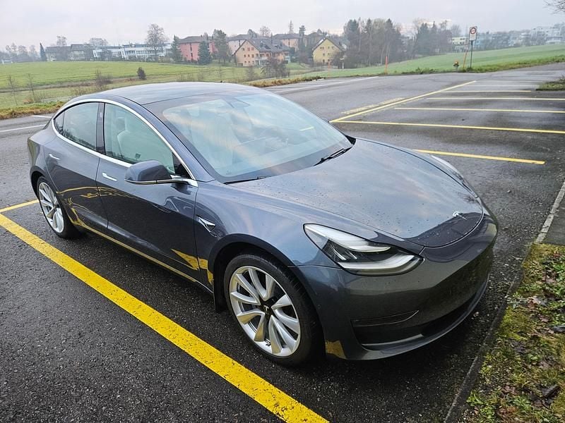 Gebraucht 2020 Tesla Model 3 Limousine | CHF 19’900 (Superpreis) - Bild 1/4
