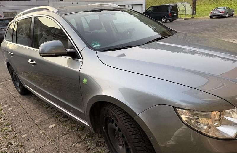 Gebraucht Skoda Superb GreenLine 105 PS (77 kW) 2011