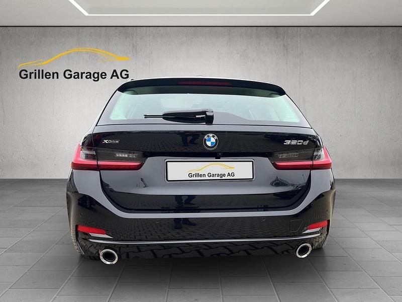 Gebraucht BMW 320e Shadowline 201 PS (147 kW) 2024 Schwarz Kombi