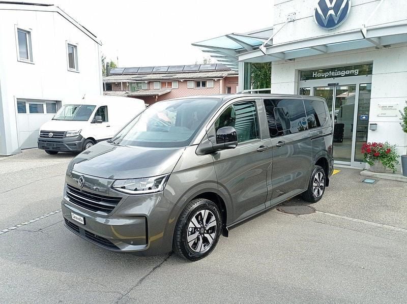 Neu VW Caravelle Life 170 PS (125 kW) 2025 Grau Van / Kleinbus