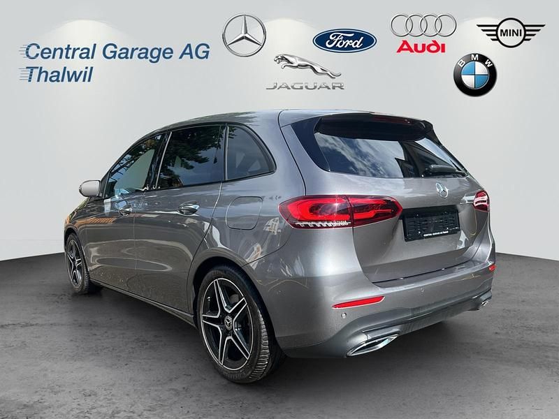 Gebraucht Mercedes B200 Progressive 163 PS (119 kW) 2019 Grau Van / Kleinbus