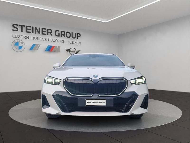 Gebraucht BMW 530e M Sport 299 PS (219 kW) 2024 Weiss Limousine