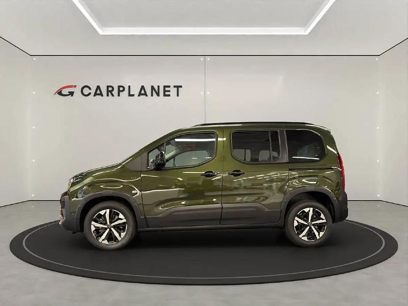 Neu Peugeot Rifter GT 131 PS (96 kW) 2025 Grün Van / Kleinbus