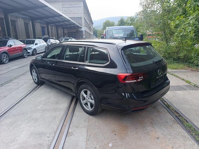 Gebraucht VW Passat Business 150 PS (110 kW) 2021