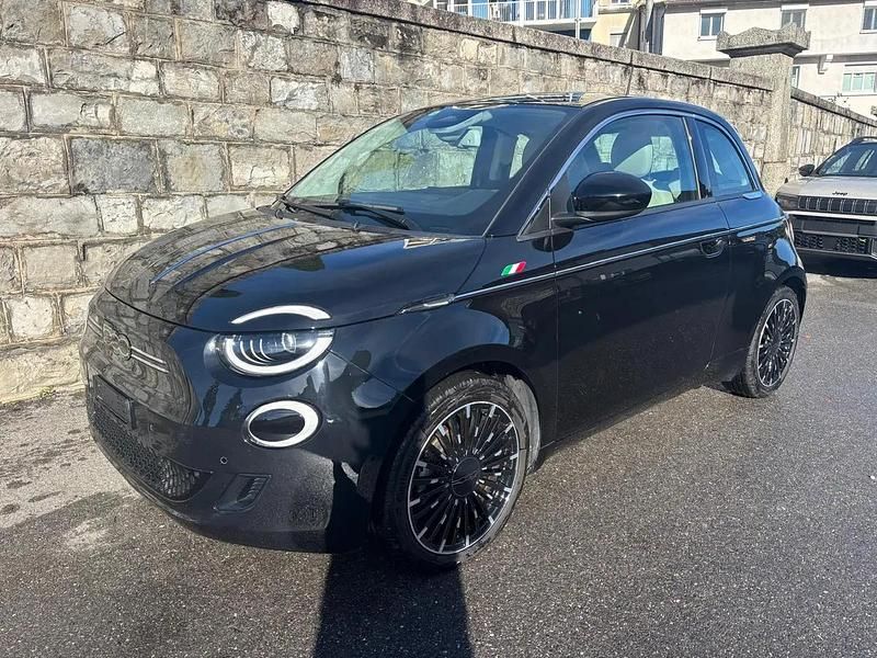 Gebraucht Fiat 500e La Prima 87 kW (119 PS) 2025 Schwarz Kleinwagen