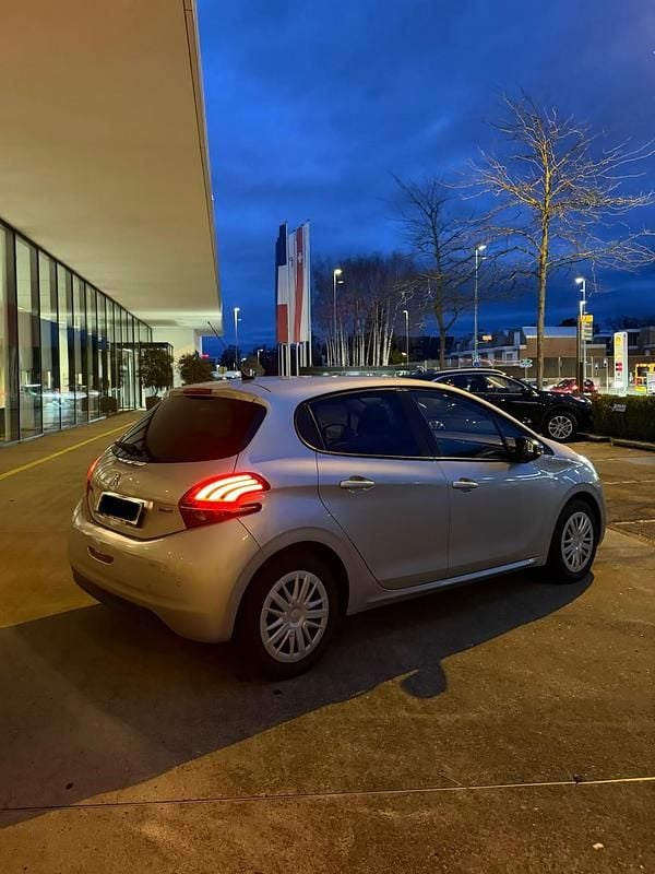 Gebraucht Peugeot 208 Style 82 PS (60 kW) 2017 Kleinwagen