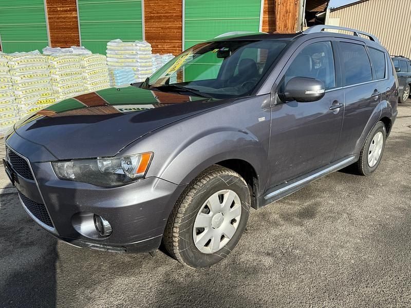 Gebraucht Mitsubishi Outlander Invite 156 PS (114 kW) 2010 SUV