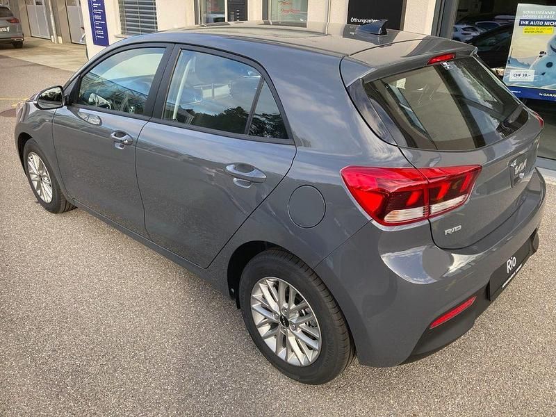 Gebraucht Kia Rio 100 PS (73 kW) 2023 Limousine