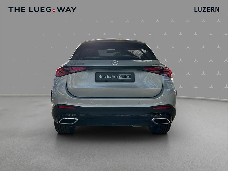 Gebraucht Mercedes GLC200 204 PS (150 kW) 2024 Silber SUV