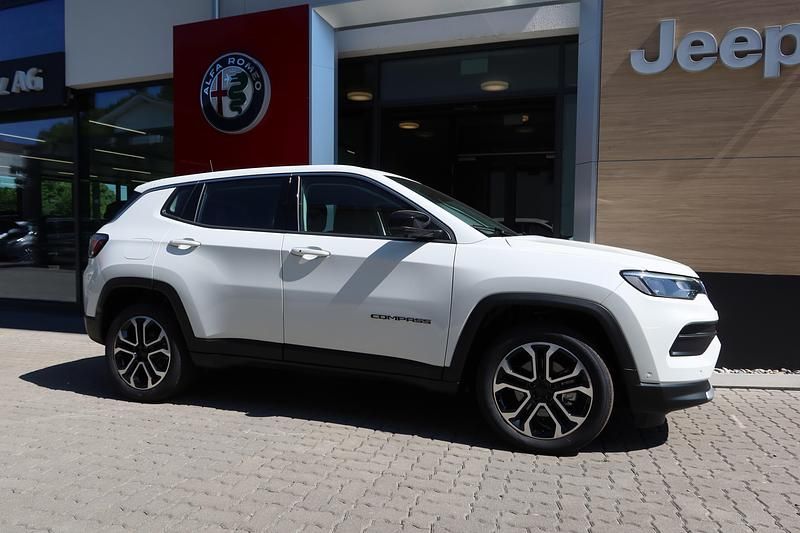 Gebraucht Jeep Compass Altitude 130 PS (95 kW) 2024 SUV