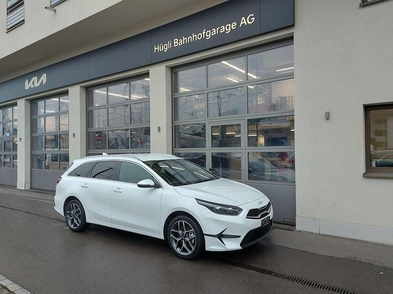 Neu Kia Ceed Sportswagon 140 PS (102 kW) 2025 Weiss Kombi