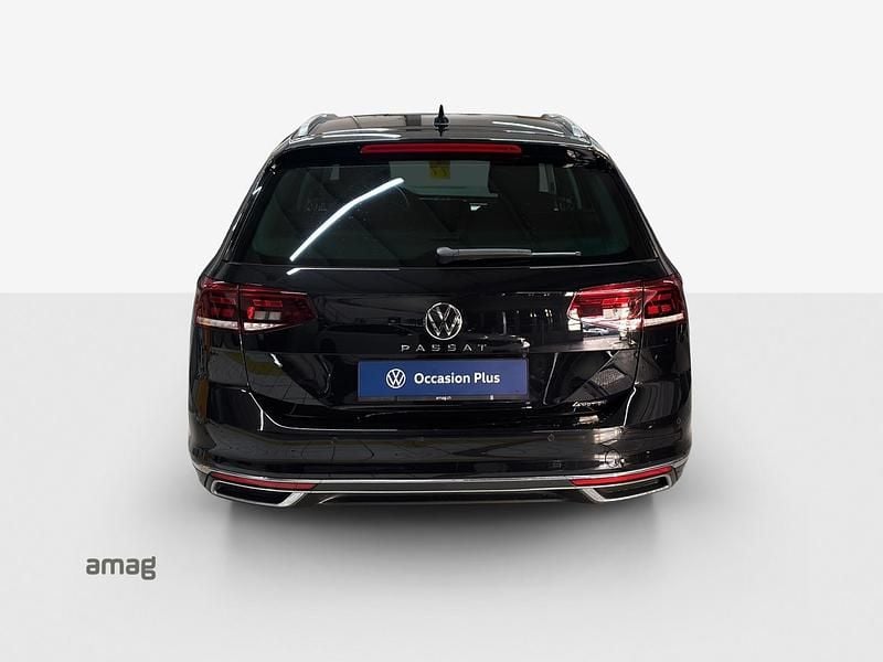 Gebraucht VW Passat Elegance 200 PS (147 kW) 2023 Deep black nacré Kombi