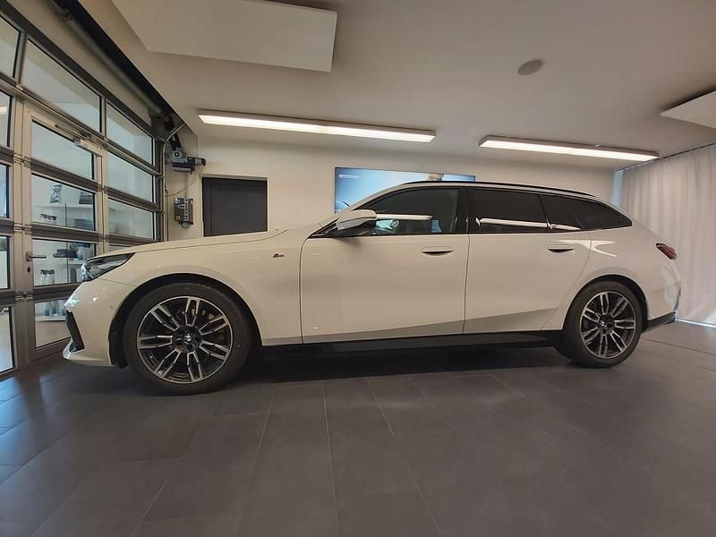 Gebraucht BMW 520 Comfort Edition 208 PS (152 kW) 2024 Weiss Kombi