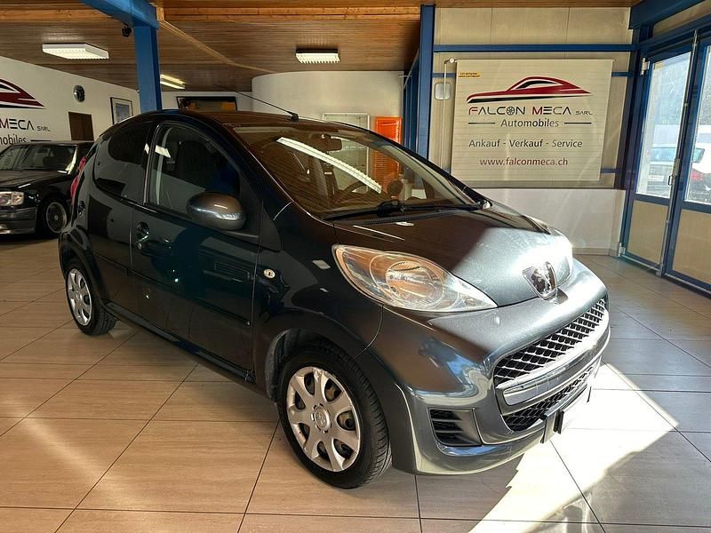 Gebraucht Peugeot 107 68 PS (50 kW) 2009 Kleinwagen