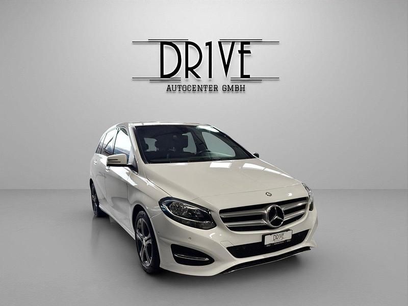 Gebraucht Mercedes B220 Urban 184 PS (135 kW) 2015 Weiss Van / Kleinbus