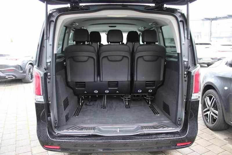 Gebraucht Mercedes V250 Avantgarde 190 PS (139 kW) 2024 Schwarz Van / Kleinbus
