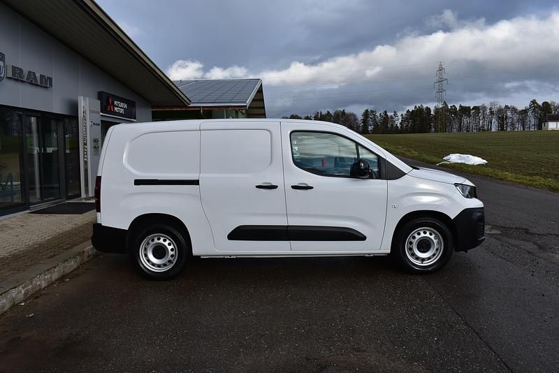 Neu Peugeot Partner 136 PS (100 kW) 2025 Weiss Van / Kleinbus