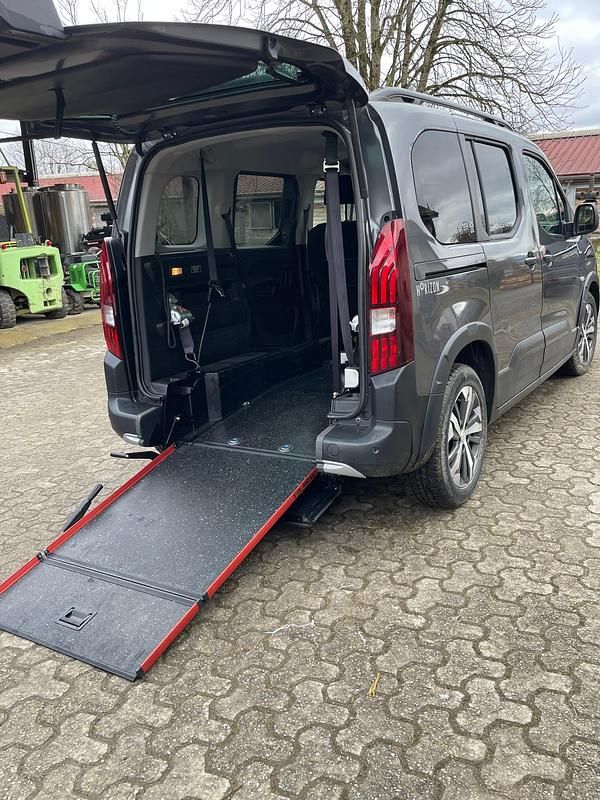 Gebraucht Peugeot Rifter 131 PS (96 kW) 2023 Van / Kleinbus