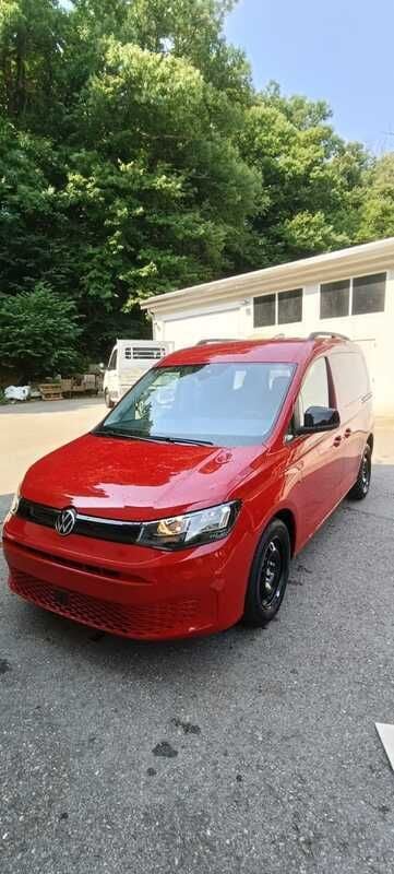 Rot Neu 2025 VW Caddy Van / Kleinbus | CHF 37’500 (Fairer Preis) - Bild 1/4