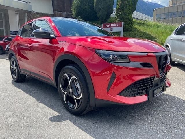 Neu Alfa Romeo Junior Edizione Speciale 136 PS (100 kW) 2025 SUV