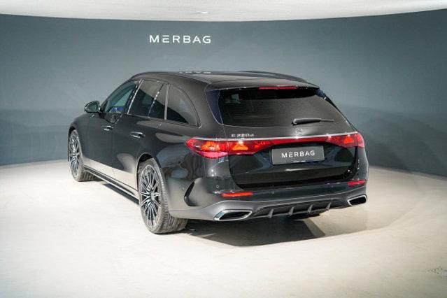 Gebraucht Mercedes E220 197 PS (144 kW) 2024 Schwarz Kombi