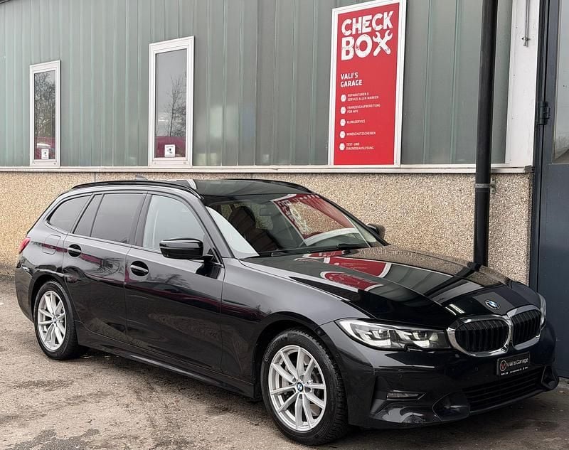 Gebraucht BMW 330 Sport Line 265 PS (194 kW) 2019 Kombi
