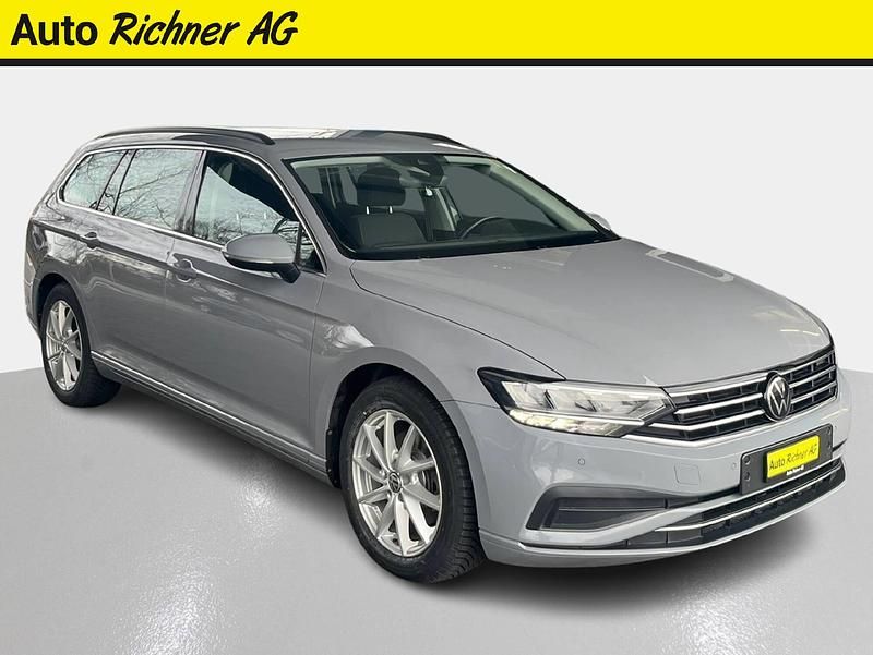 Gebraucht VW Passat Business 150 PS (110 kW) 2023 Grau Kombi