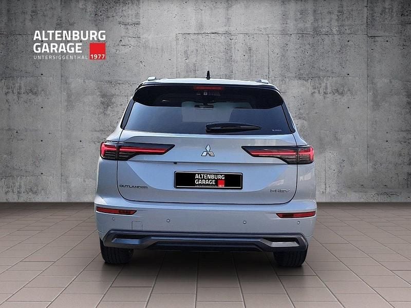 Neu Mitsubishi Outlander P-HEV Instyle 306 PS (225 kW) 2025 SUV