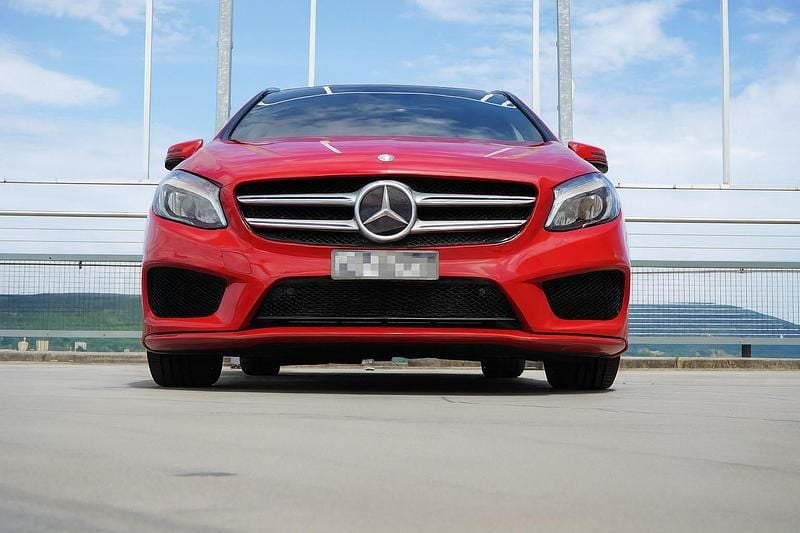 Gebraucht 2017 Mercedes B220 AMG line Van / Kleinbus | CHF 22’500 - Bild 1/3