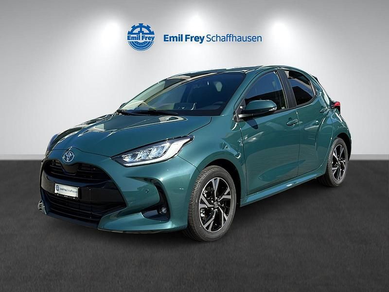 Grün Neu 2025 Toyota Yaris Hybrid Trend Limousine | CHF 26’450 (Fairer Preis) - Bild 1/4
