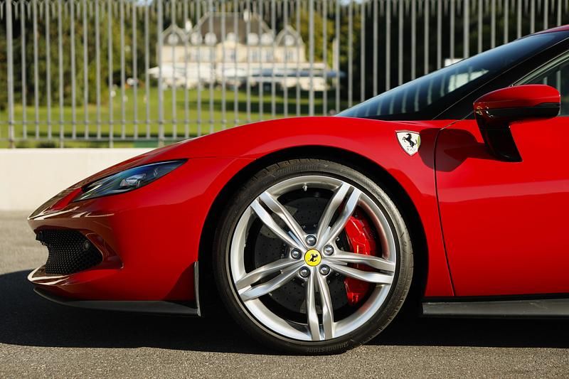 Gebraucht Ferrari 296 830 PS (610 kW) 2024 Coupé