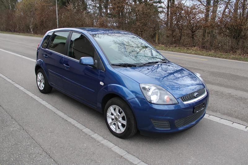 Gebraucht Ford Fiesta Ambiente 80 PS (58 kW) 2008 Kleinwagen