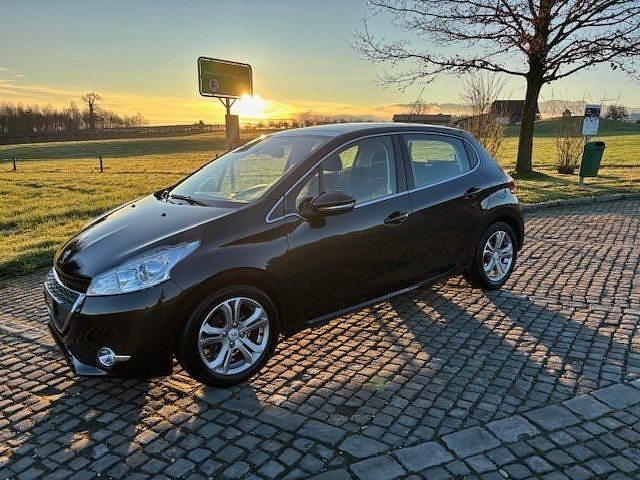 Gebraucht Peugeot 208 Allure 120 PS (88 kW) 2012 Kleinwagen