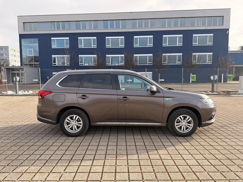 Gebraucht Mitsubishi Outlander P-HEV 121 PS (88 kW) 2016