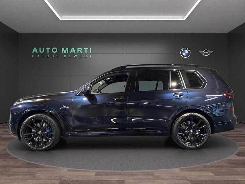 Gebraucht BMW X7 M Sport 351 PS (258 kW) 2024 M carbonschwarz meta mét. SUV