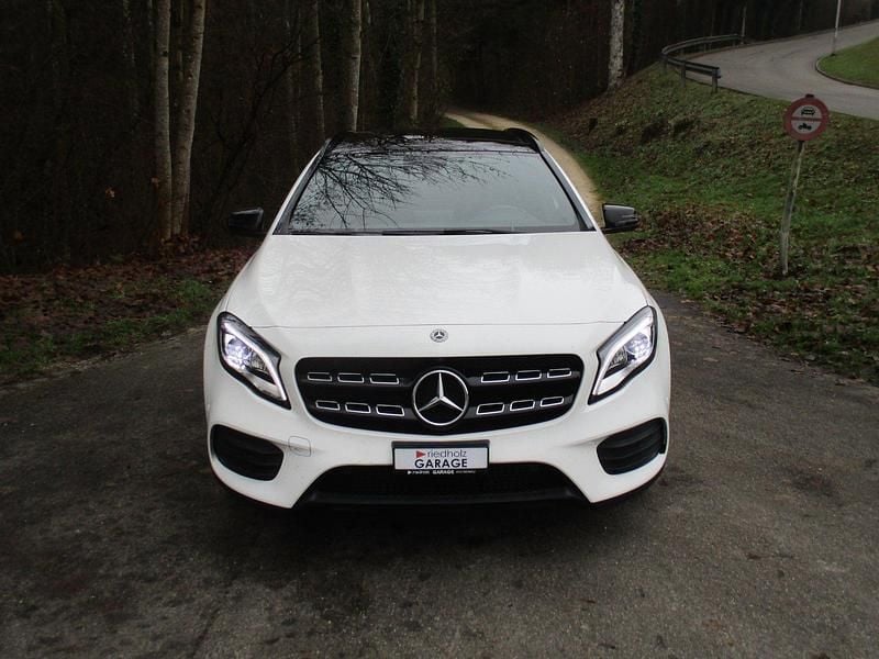 Gebraucht Mercedes GLA250 AMG line 211 PS (155 kW) 2020 SUV