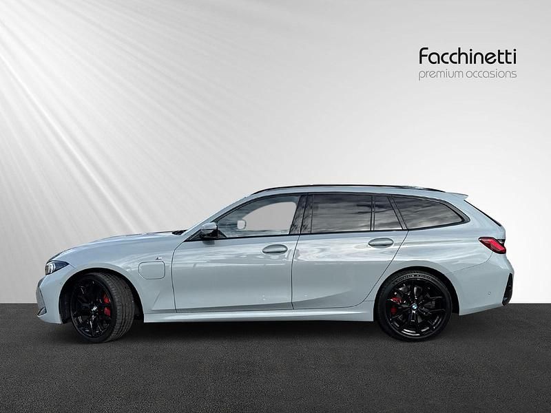 Gebraucht BMW 330e M Sport 292 PS (214 kW) 2025 Grau Kombi