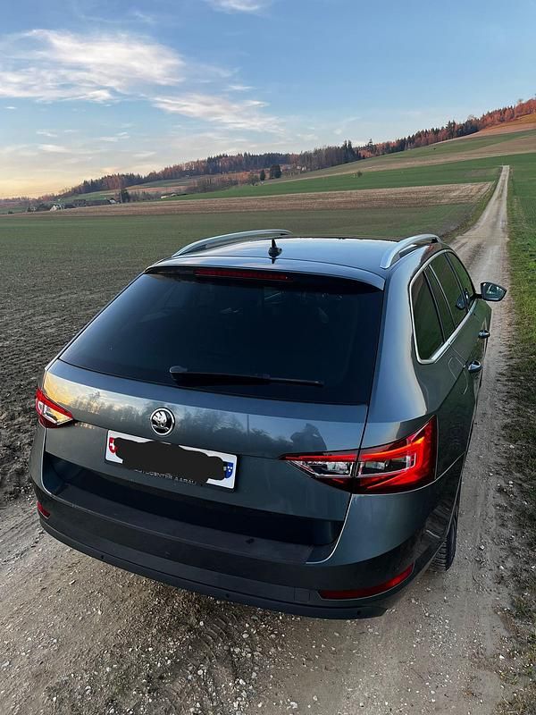 Gebraucht Skoda Superb Ambition 190 PS (139 kW) 2016 Kombi