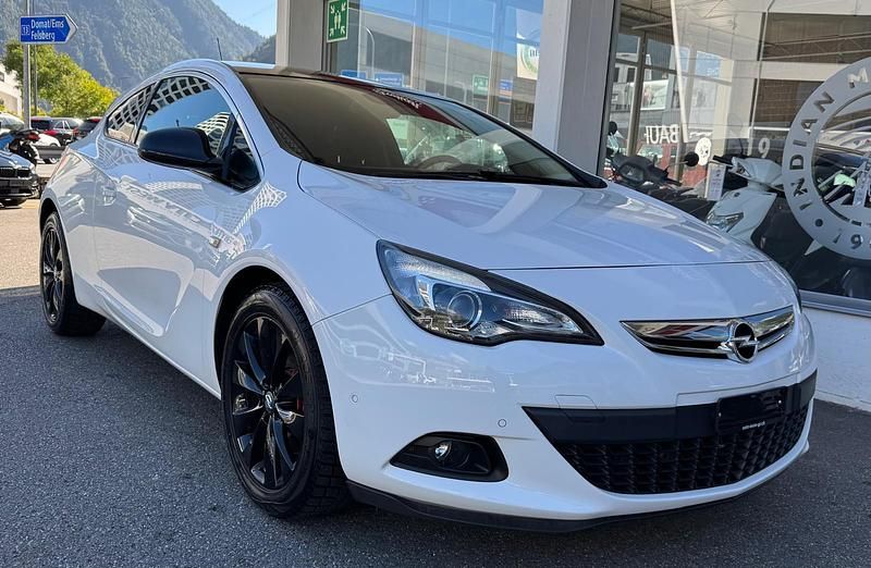 Weiss Gebraucht 2015 Opel Astra GTC Sport Limousine | CHF 10’900 - Bild 1/4