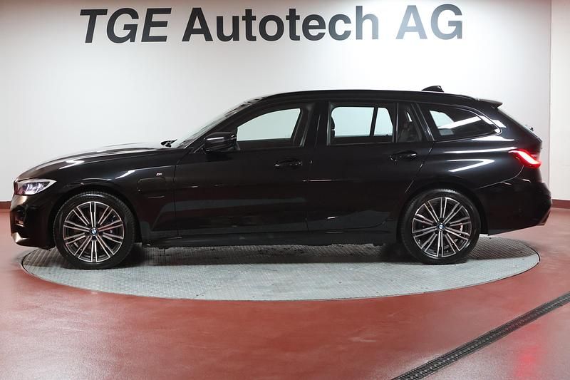 Gebraucht BMW 330e M Sport 292 PS (214 kW) 2021 Kombi