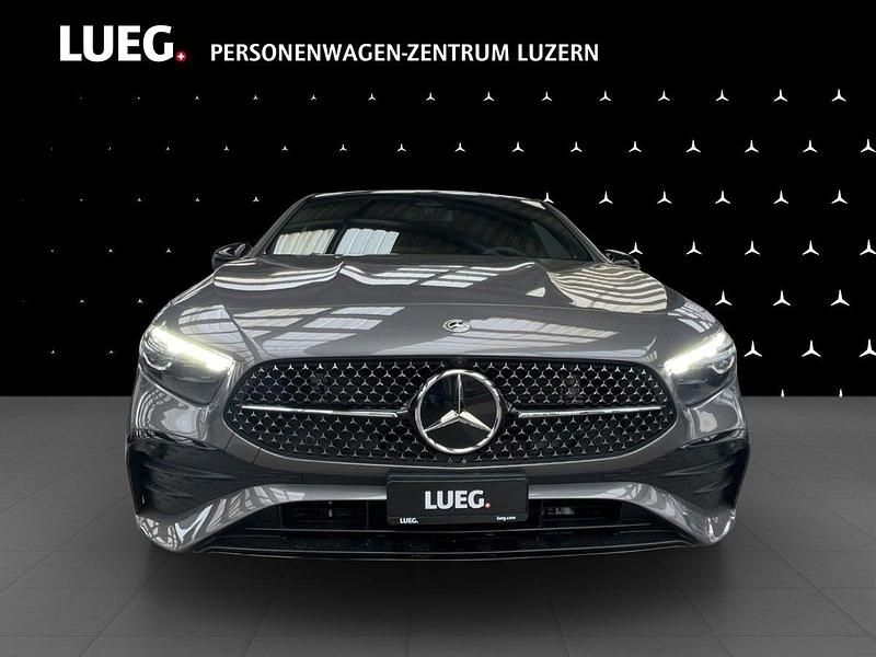 Gebraucht Mercedes A200 163 PS (119 kW) 2024 Grau Limousine