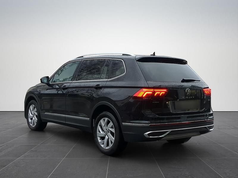 Gebraucht VW Tiguan Allspace Elegance 190 PS (139 kW) 2023 SUV